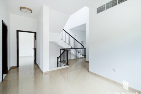 Вилла с 5 спальнями в Hacienda, ОАЭ №14606 18