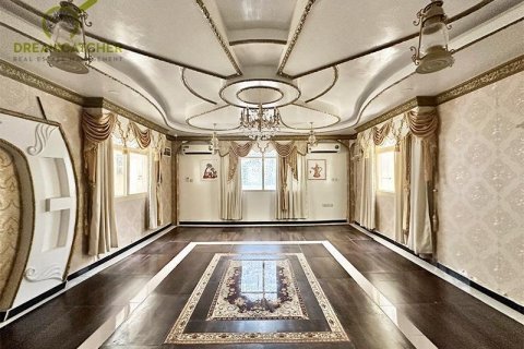 Вилла с 10 спальнями в Seih Al Uraibi, ОАЭ №22393 5