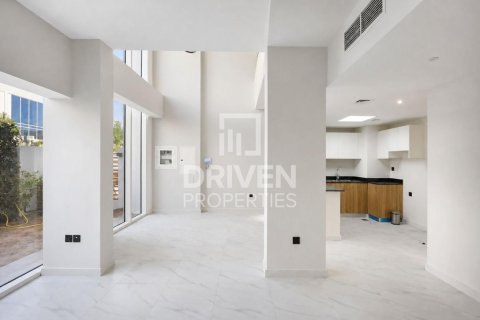 2 bedrooms Townhouse in Rukan, UAE No. 223049 4