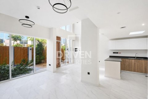 2 bedrooms Townhouse in Rukan, UAE No. 223049