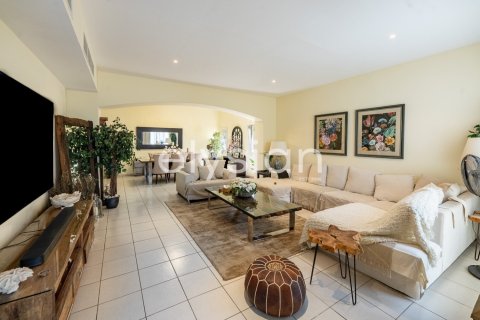 Villa de 4 dormitorios en Meadows, UAE No. 64643 12
