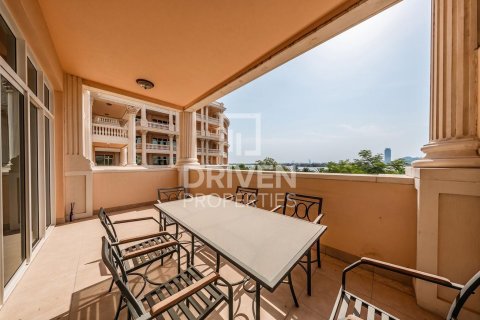 Apartment de 3 dormitorios en The Crescent, UAE No. 218025 14
