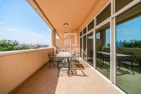 Apartment de 3 dormitorios en The Crescent, UAE No. 218025 15