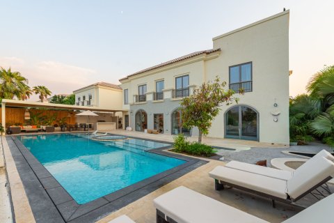 Villa de 5 chambres à Dubai Sports City, UAE No. 226463