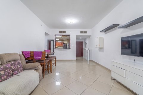 Квартира с 2 спальнями в Jumeirah Islands, ОАЭ №217080 5