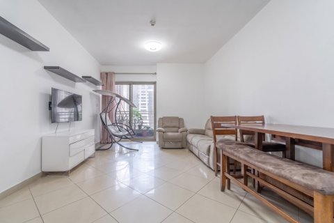 Квартира с 2 спальнями в Jumeirah Islands, ОАЭ №217080 3