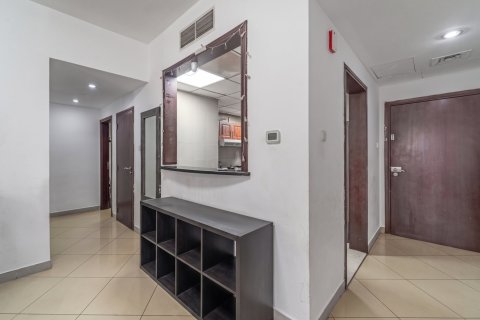 Квартира с 2 спальнями в Jumeirah Islands, ОАЭ №217080 7