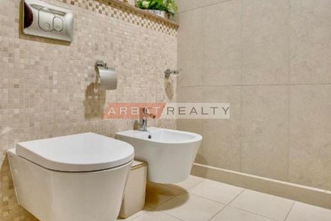 Apartment de 3 dormitorios en The Crescent, UAE No. 220381 7
