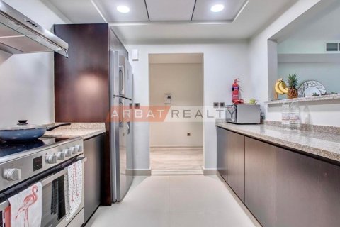 Apartment de 3 dormitorios en The Crescent, UAE No. 220381 15