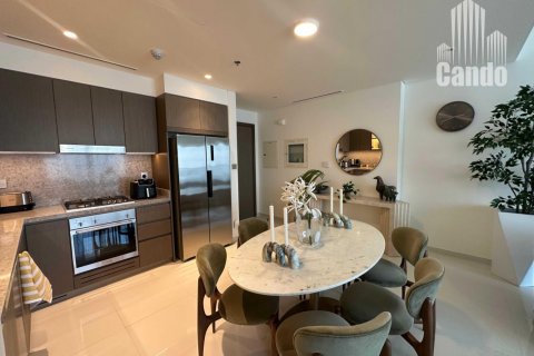 Квартира с 2 спальнями в EMAAR Beachfront, ОАЭ №80961 11