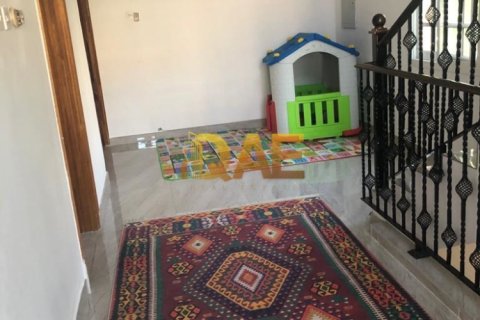 Villa de 5 chambres à Jumeirah 3, UAE No. 3645 17