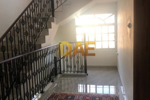 Villa de 5 chambres à Jumeirah 3, UAE No. 3645 13
