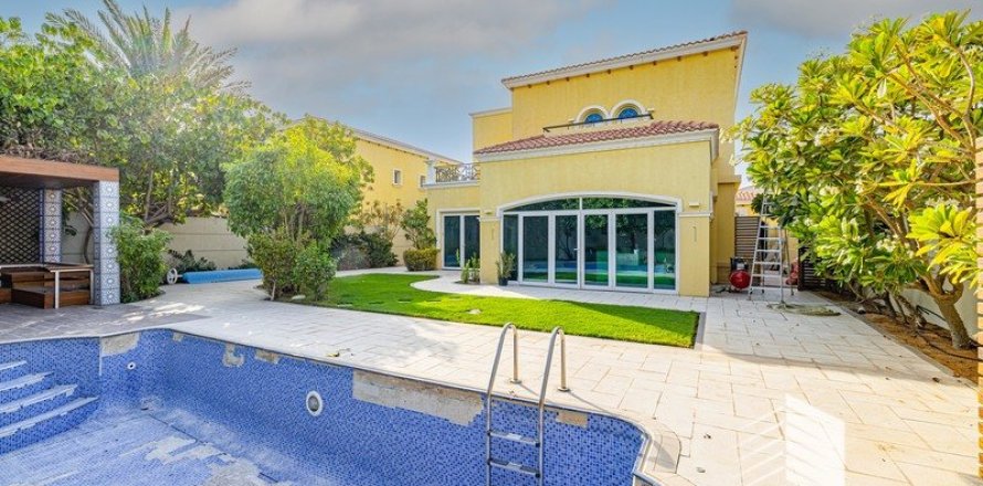 4 غرف نوم فيلا في Legacy, الإمارات العربية المتحدة رقم 14766