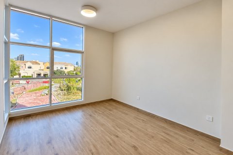 Villa de 4 dormitorios en Dubai Sports City, UAE No. 215363 12