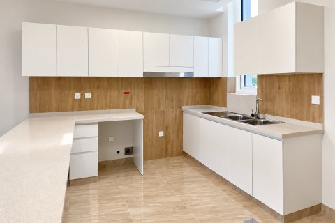 Villa de 4 dormitorios en Dubai Sports City, UAE No. 215363 11