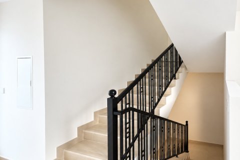 Villa de 4 dormitorios en Dubai Sports City, UAE No. 215363 5