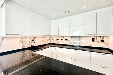 Apartment de 3 dormitorios en Greens, UAE No. 221720 7