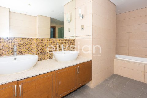Квартира с 2 спальнями в Marina Residences, ОАЭ №64647 9
