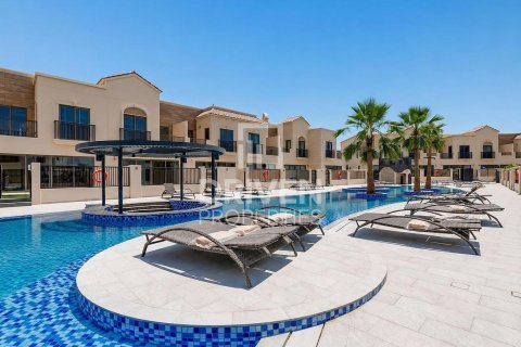 Townhouse de 3 dormitorios en Jumeirah Golf Estates, UAE No. 215241 2