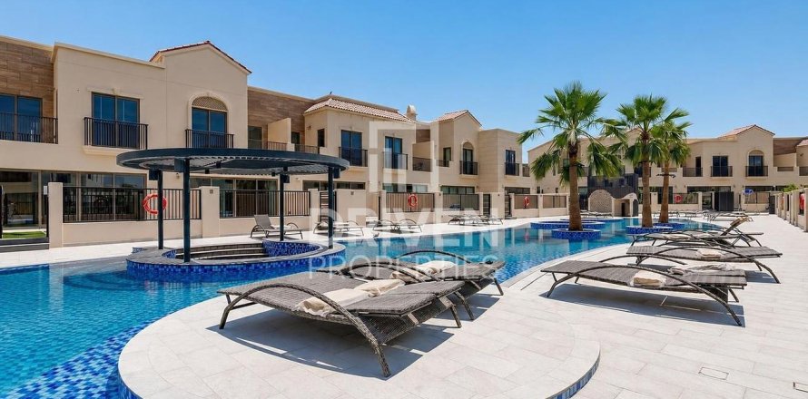 Townhouse de 3 dormitorios en Jumeirah Golf Estates, UAE No. 215241
