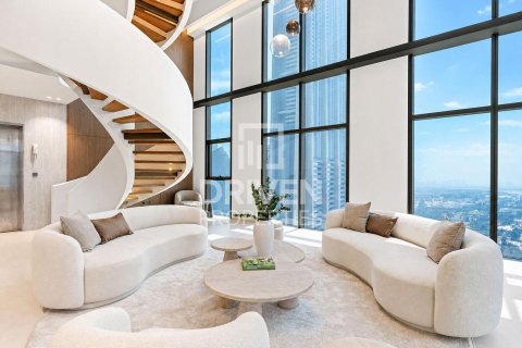 Duplex de 4 dormitorios en Central Park Tower, UAE No. 221420