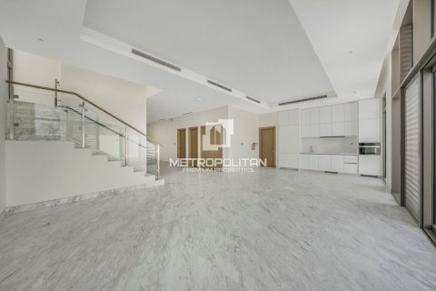 4 bedrooms Villa in District One, UAE No. 128113 11