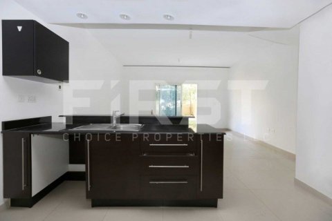 Villa de 2 chambres à Abu Dhabi, UAE No. 172369 7