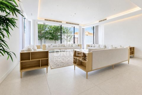 Villa de 5 dormitorios en Al Barsha South, UAE No. 221395 4