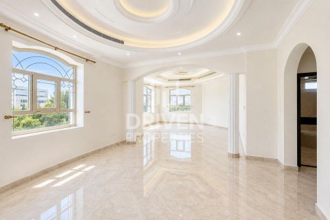 Villa de 5 dormitorios en Al Barsha South, UAE No. 221395 19