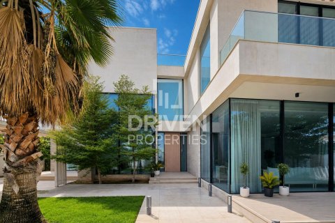 Villa de 5 dormitorios en Al Barsha South, UAE No. 221395