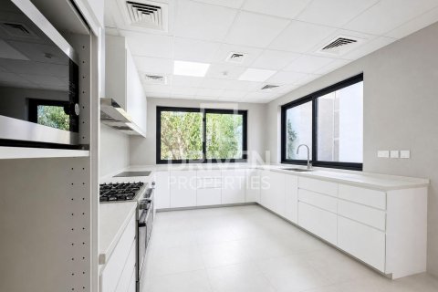 Villa de 5 dormitorios en Al Barsha South, UAE No. 221395 16