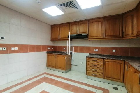 Villa de 4 dormitorios en Abu Dhabi Gate City, UAE No. 49678 27