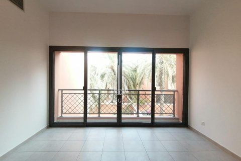 Villa de 4 dormitorios en Abu Dhabi Gate City, UAE No. 49678 4
