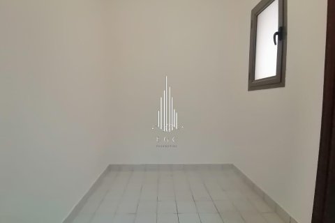 Villa de 4 dormitorios en Abu Dhabi Gate City, UAE No. 49678 19