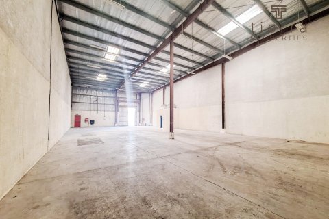 436.6m² Warehouse in Ras Al Khor Industrial, UAE No. 38898 3