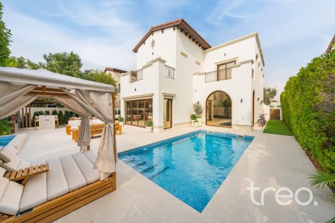 4 bedrooms Villa in Rasha, UAE No. 220534