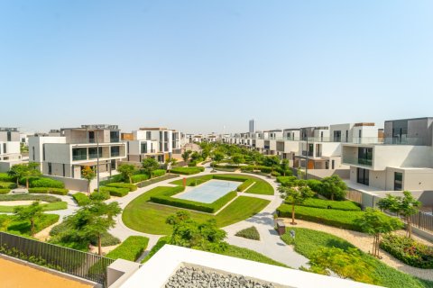 4 bedrooms Villa in Dubai, UAE No. 147093