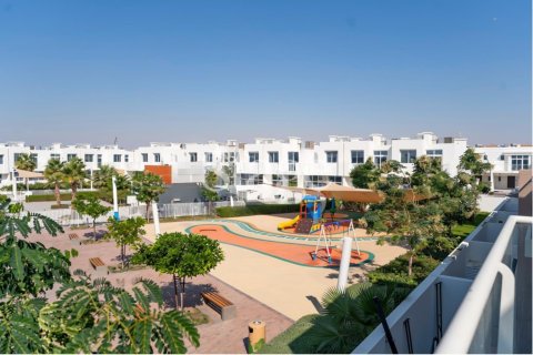 Townhouse de 4 dormitorios en Dubai, UAE No. 203215