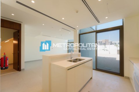 Townhouse de 2 dormitorios en Abu Dhabi, UAE No. 141749 9