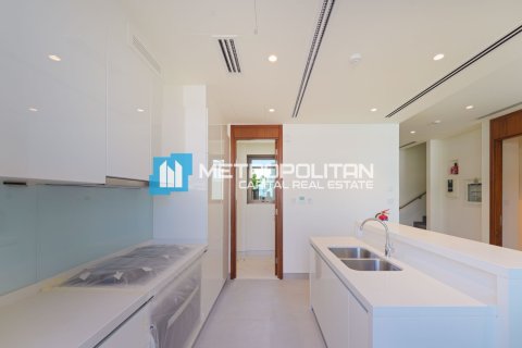 Townhouse de 2 dormitorios en Abu Dhabi, UAE No. 141749 6