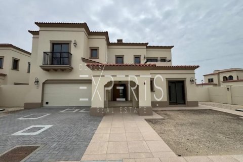 Villa de 5 chambres à Khalifa City, UAE No. 225082