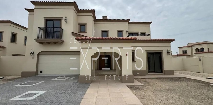 Villa de 5 chambres à Khalifa City, UAE No. 225082