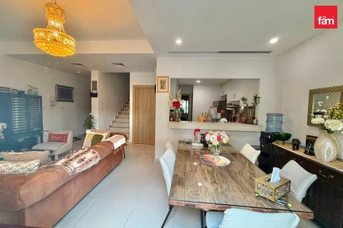3 bedrooms Villa in Dubai, UAE No. 185219