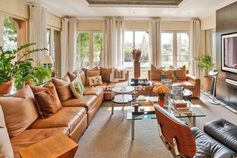 Villa de 5 chambres à Signature Villas, UAE No. 32225 5