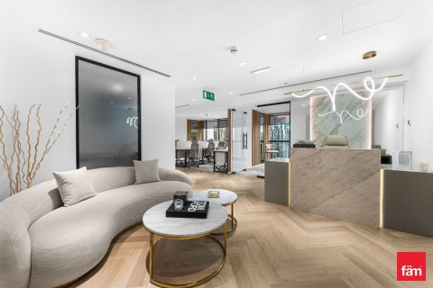 130.1m² Office in Dubai, UAE No. 162420