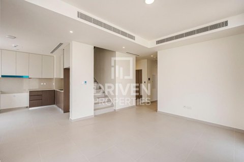 Villa de 4 dormitorios en EMAAR South, UAE No. 207401 3