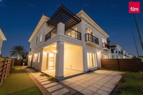 4 bedrooms Villa in Dubai, UAE No. 154654