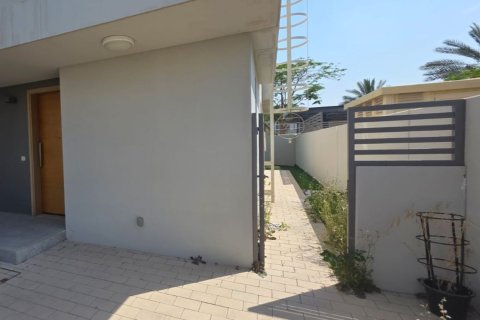 Townhouse de 3 dormitorios en Muwaileh Commercial, UAE No. 215279 4