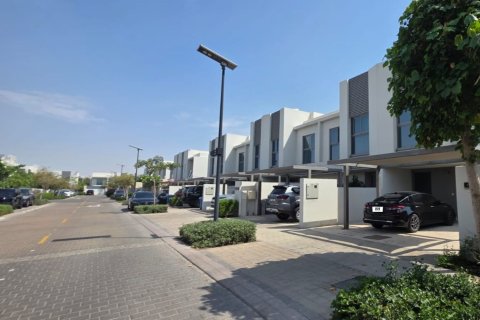 Townhouse de 3 dormitorios en Muwaileh Commercial, UAE No. 215279