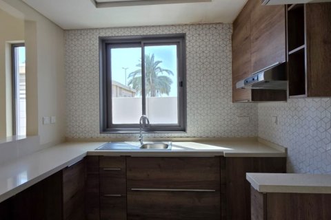 Townhouse de 3 dormitorios en Muwaileh Commercial, UAE No. 215279 7
